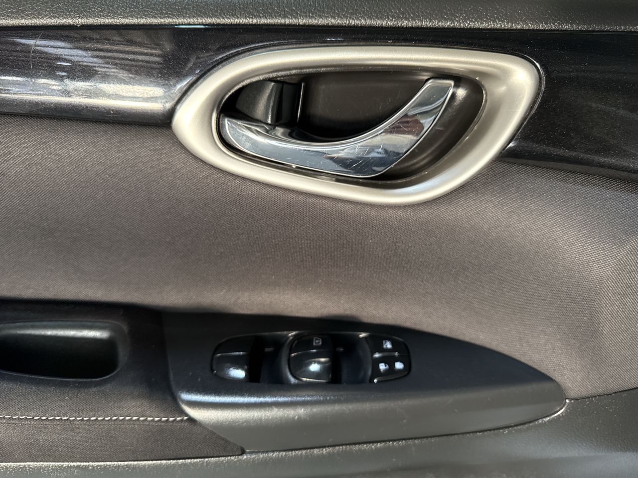 2017 Nissan SENTRA ADVANCE MT
