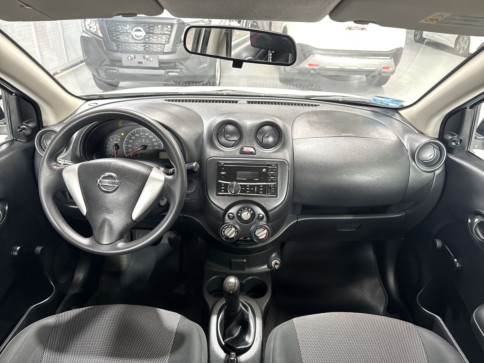 2020 Nissan VERSA MT AC 1.6L