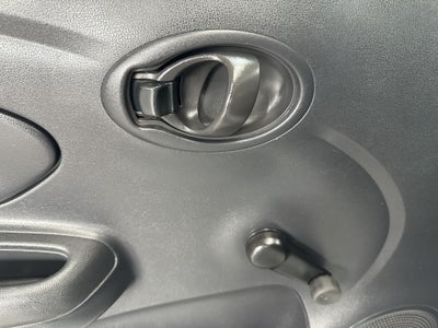 2020 Nissan VERSA MT AC 1.6L