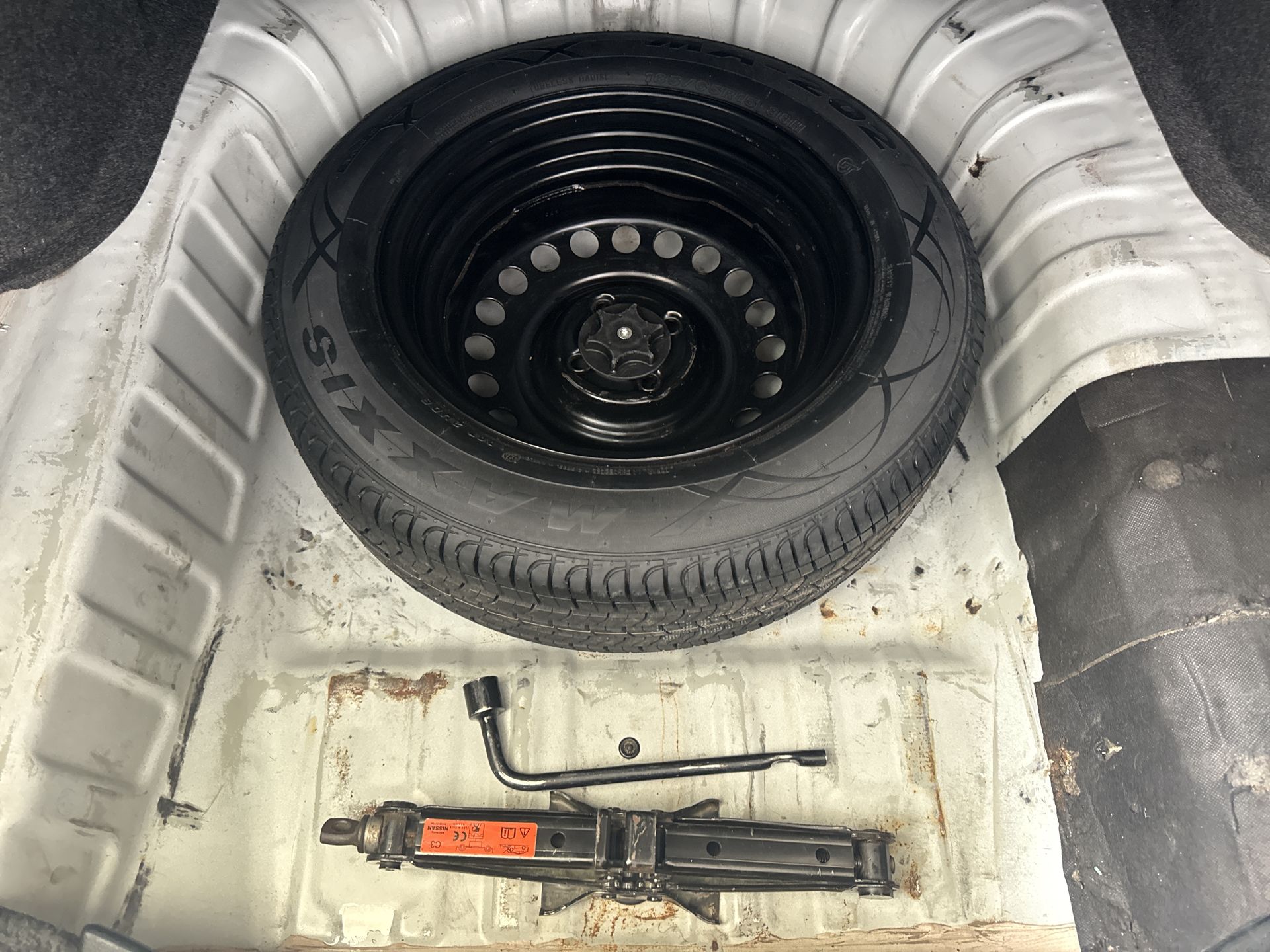 2020 Nissan VERSA MT AC 1.6L