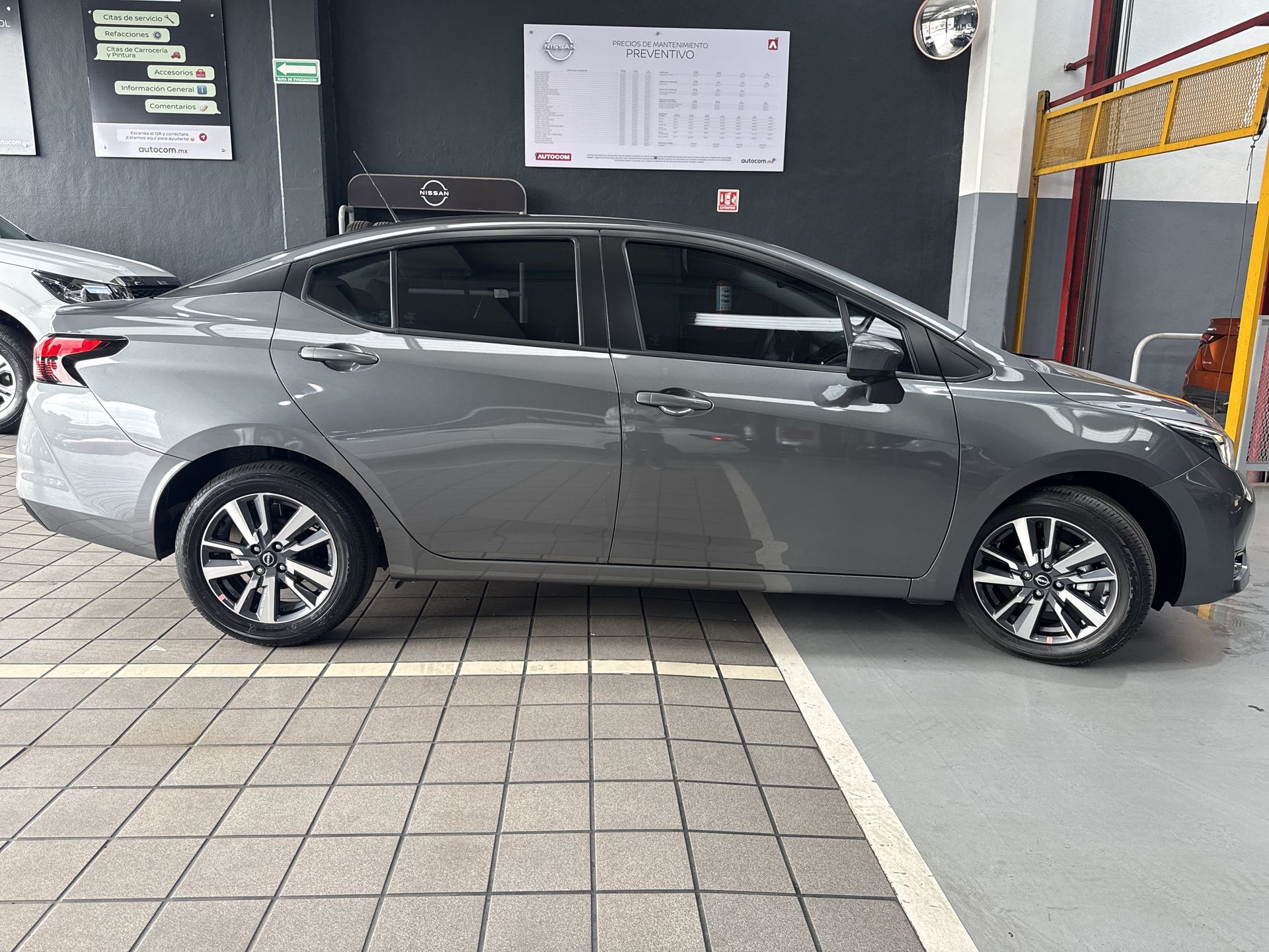 2025 Nissan VERSA ADVANCE CVT 25