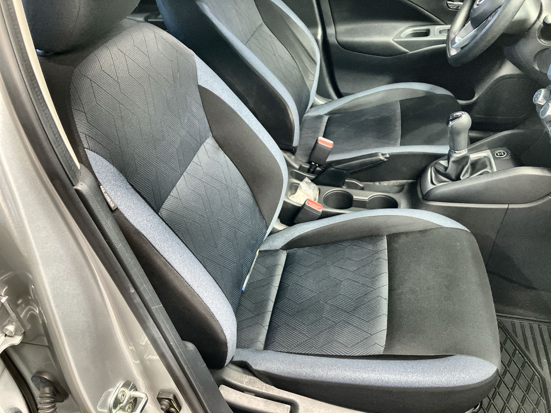 2023 Nissan VERSA ADVANCE MT 23