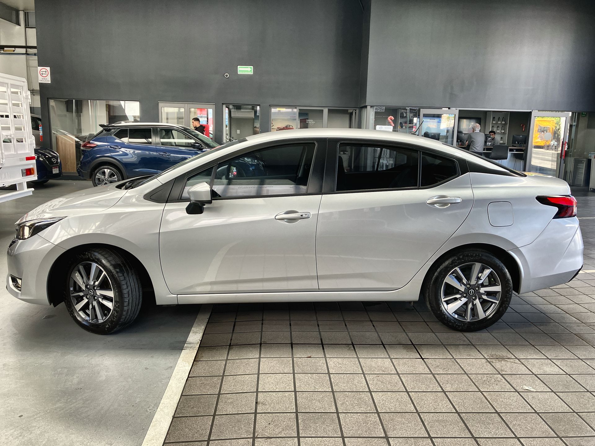 2023 Nissan VERSA ADVANCE MT 23