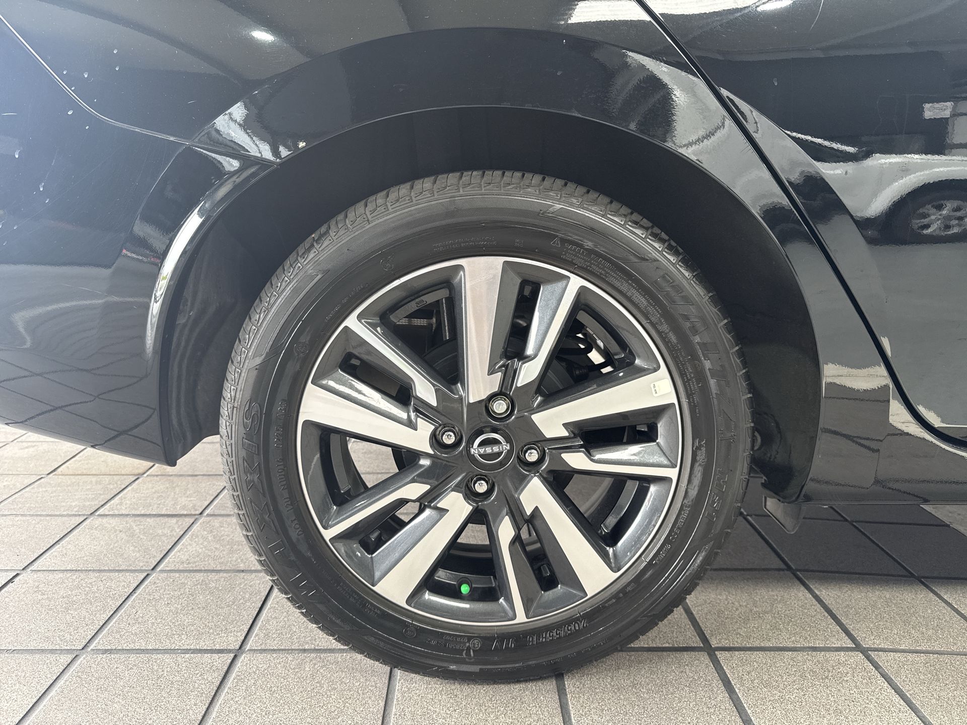2025 Nissan VERSA ADVANCE MT 25