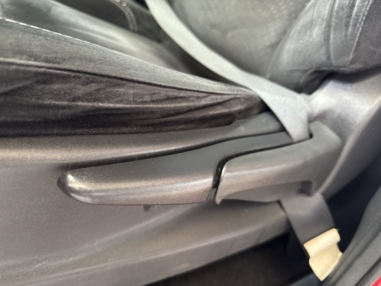 2018 Nissan FRONTIER LE TM AC