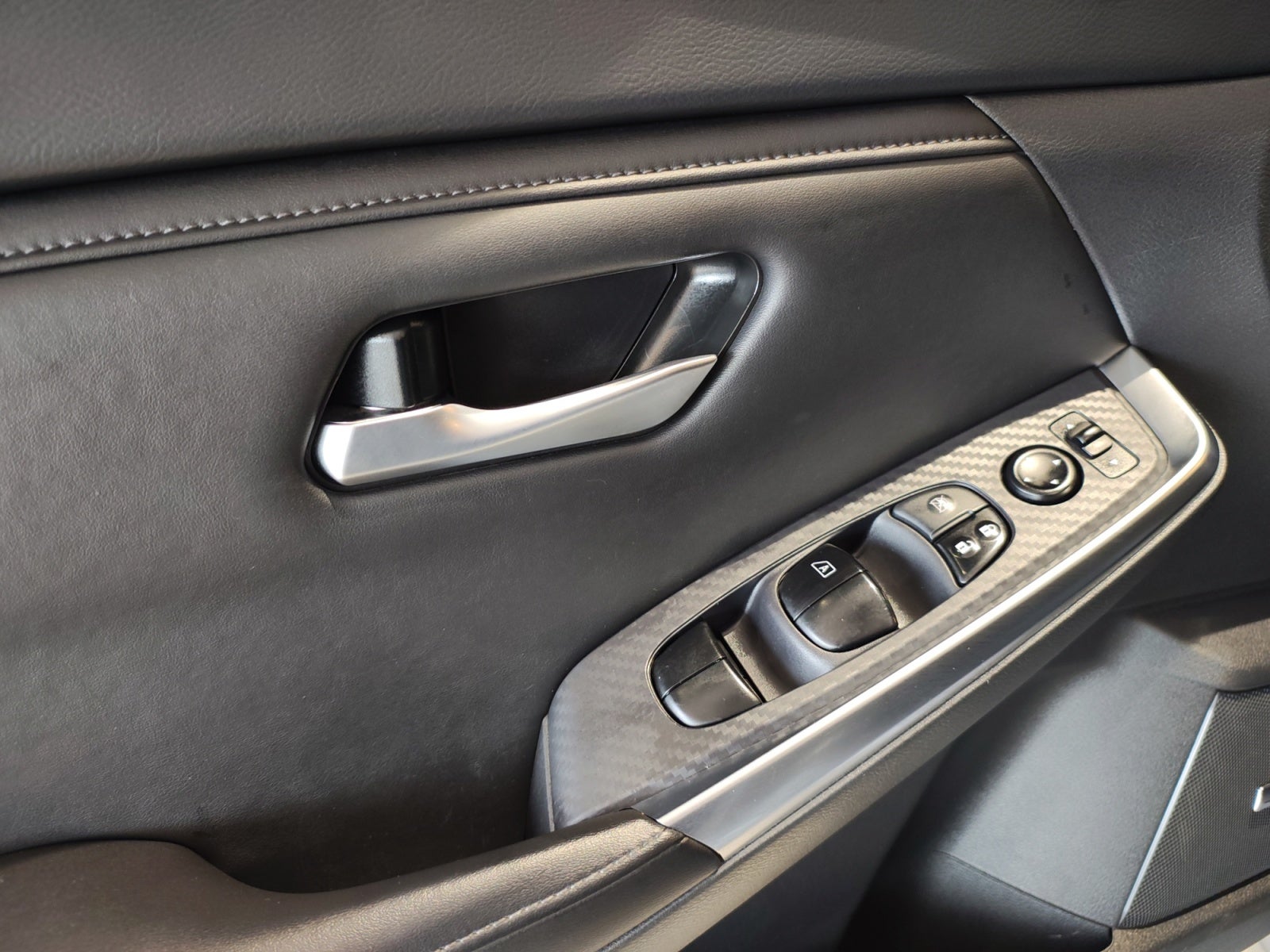 2023 Nissan SENTRA SR PLATINUM BITONO CVT 23
