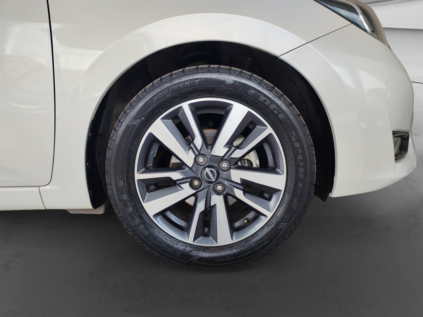 2023 Nissan VERSA ADVANCE MT 23
