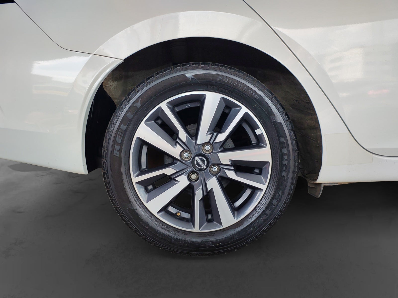 2023 Nissan VERSA ADVANCE MT 23