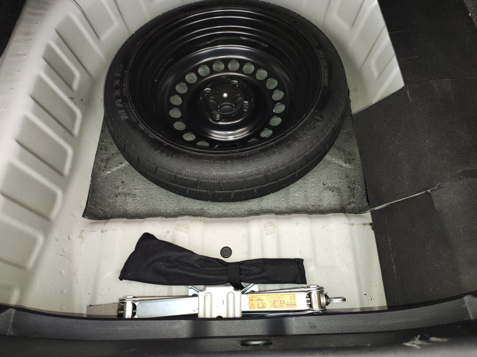 2023 Nissan VERSA ADVANCE MT 23
