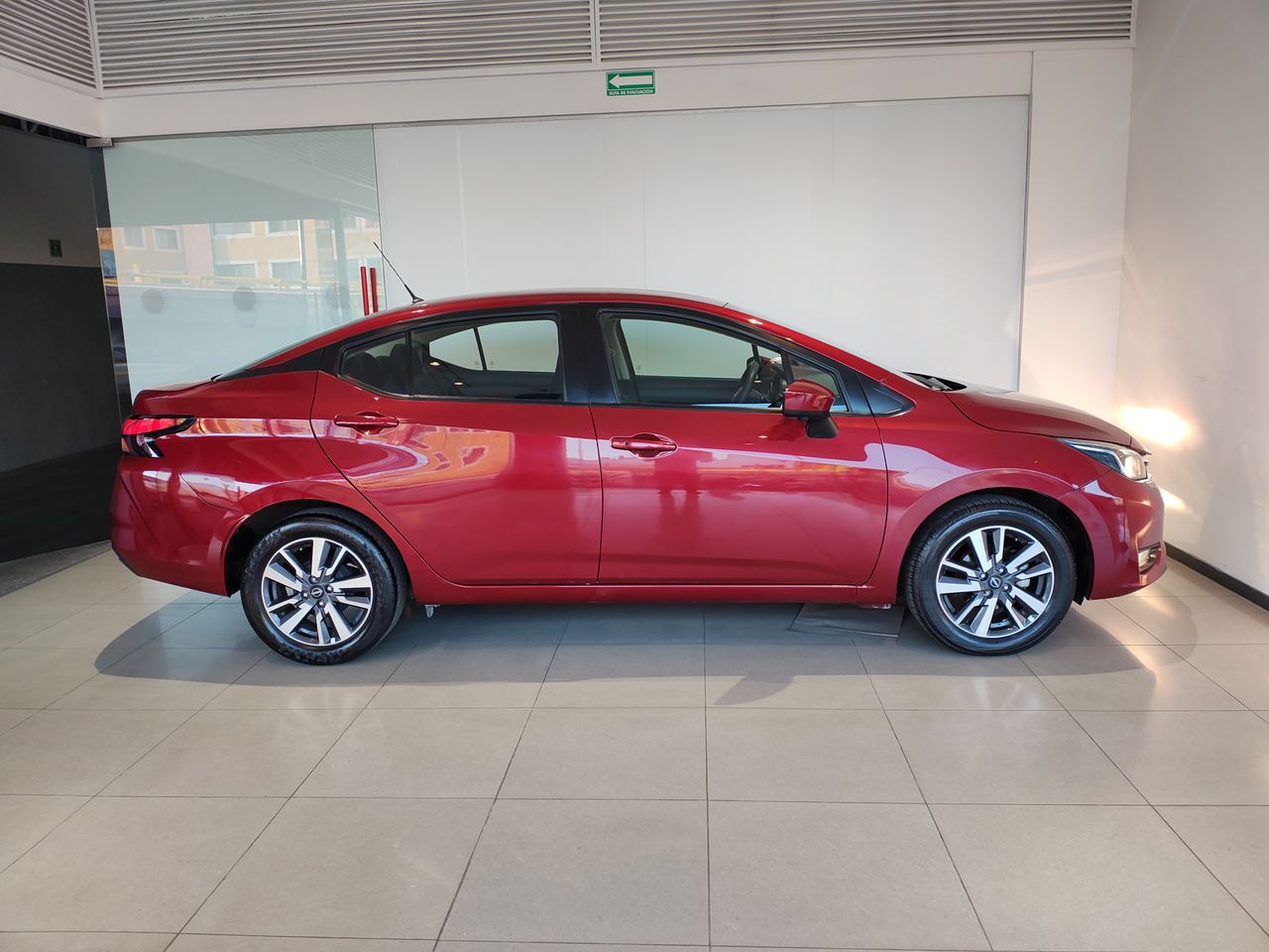 2020 Nissan VERSA PLATINUM CVT