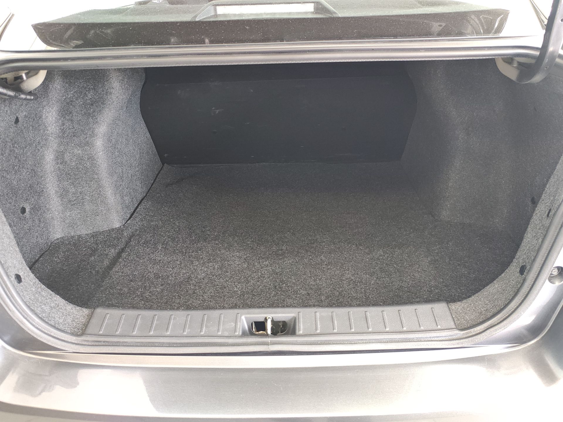 2023 Nissan VERSA SENSE MT 23