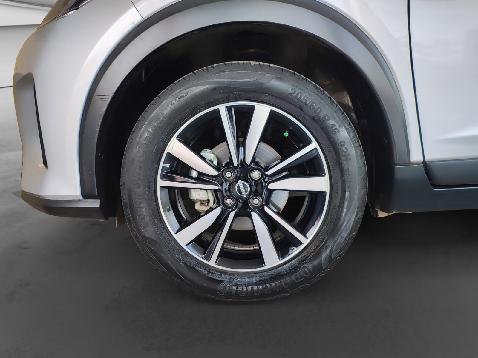 2023 Nissan KICKS ADVANCE 1.6 LTS MT 23