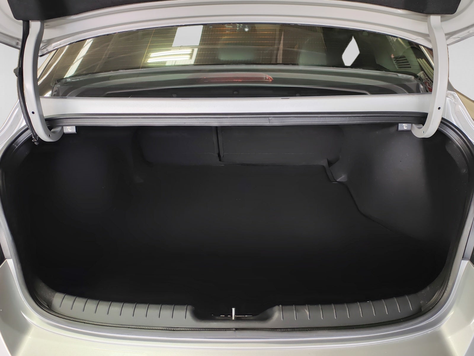 2023 Hyundai ELANTRA LIMITED TECH IVT
