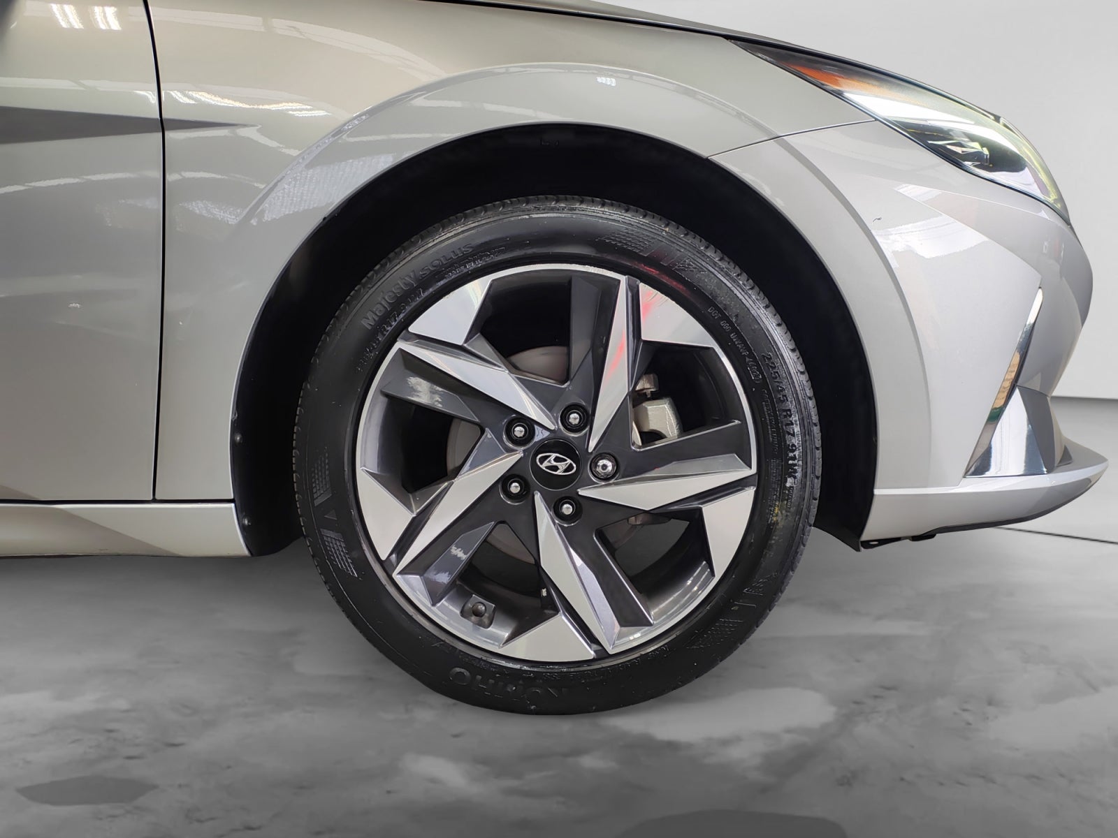 2023 Hyundai ELANTRA LIMITED TECH IVT