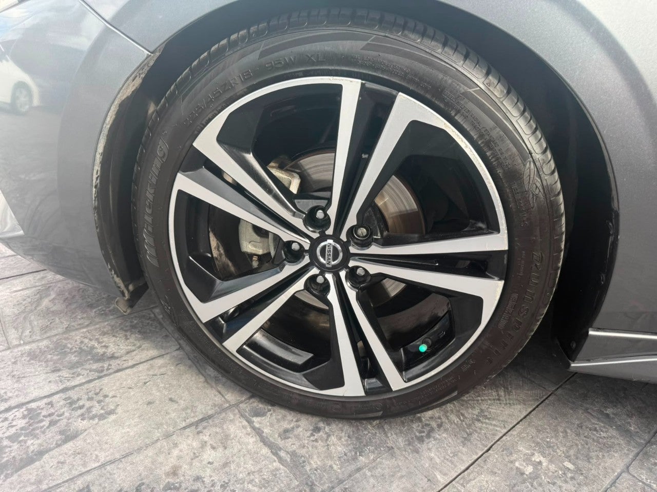 2023 Nissan SENTRA SR BITONO CVT 23
