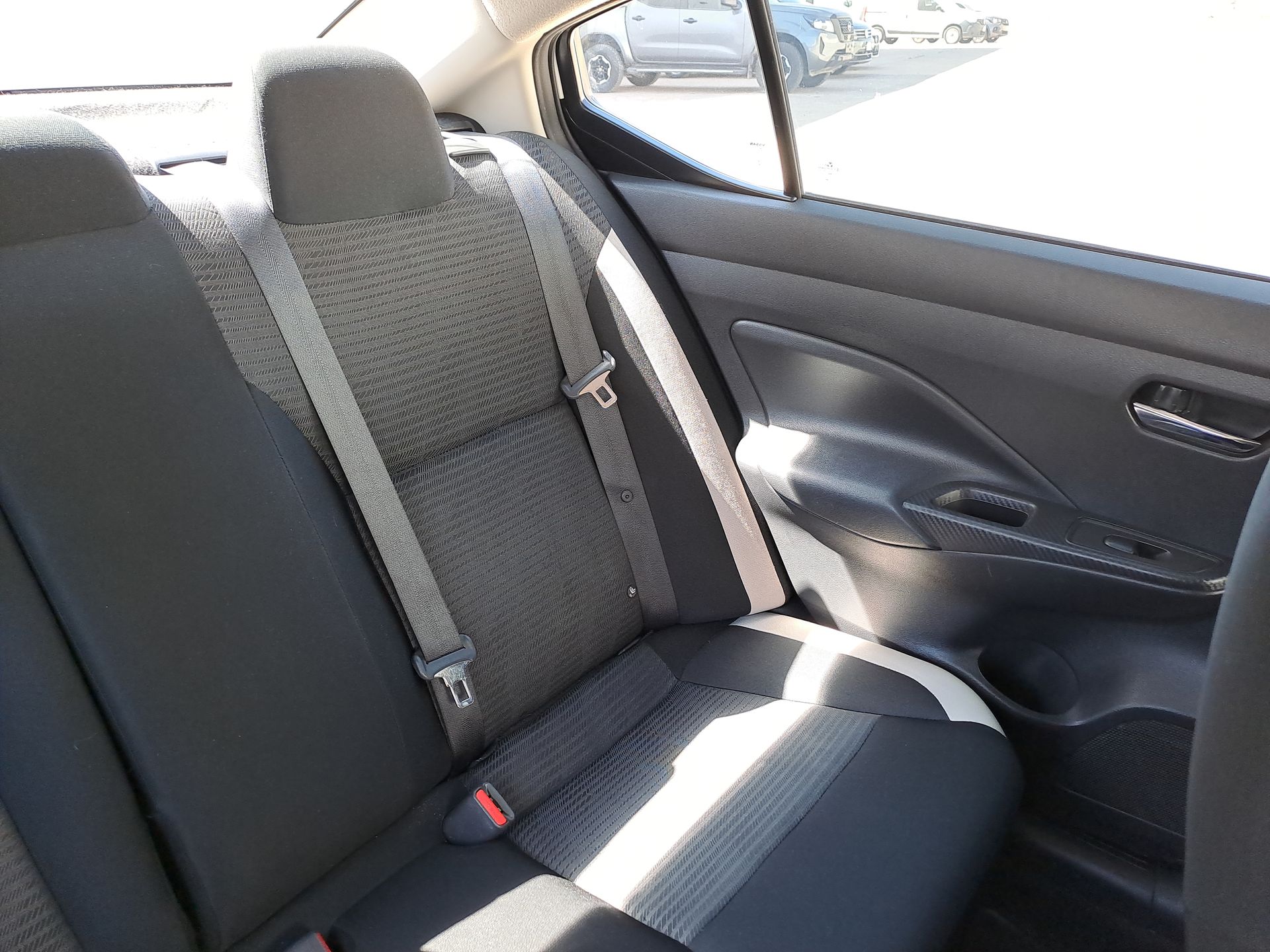 2022 Nissan VERSA ADVANCE CVT 22