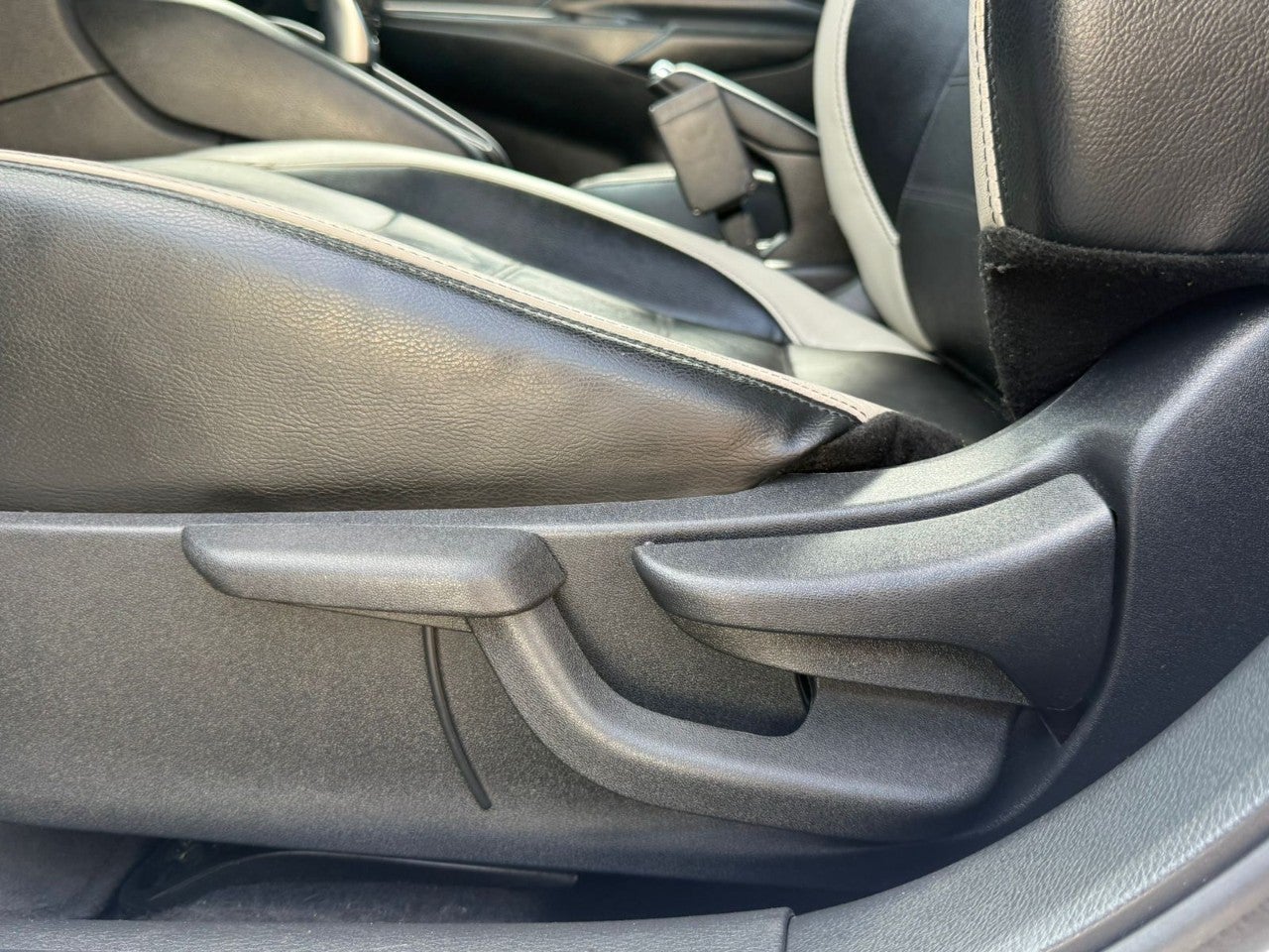 2021 Nissan VERSA PLATINUM CVT 21