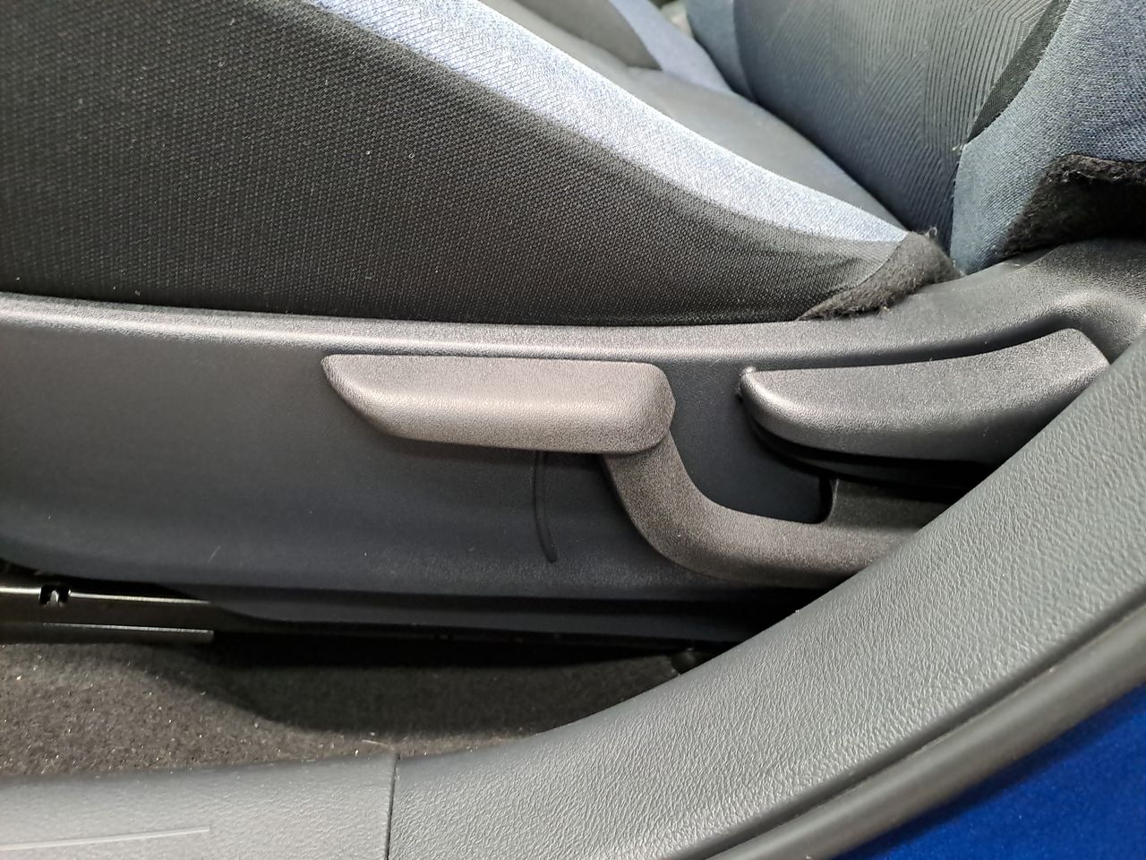 2023 Nissan VERSA ADVANCE CVT 23