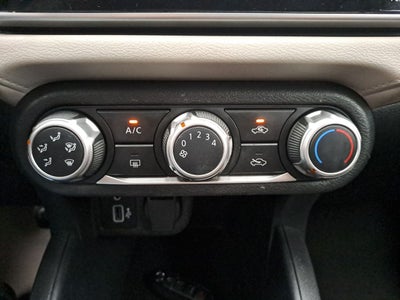 2021 Nissan VERSA ADVANCE MT 21