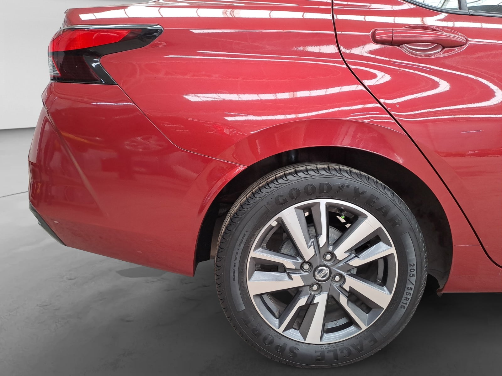 2021 Nissan VERSA ADVANCE CVT 21
