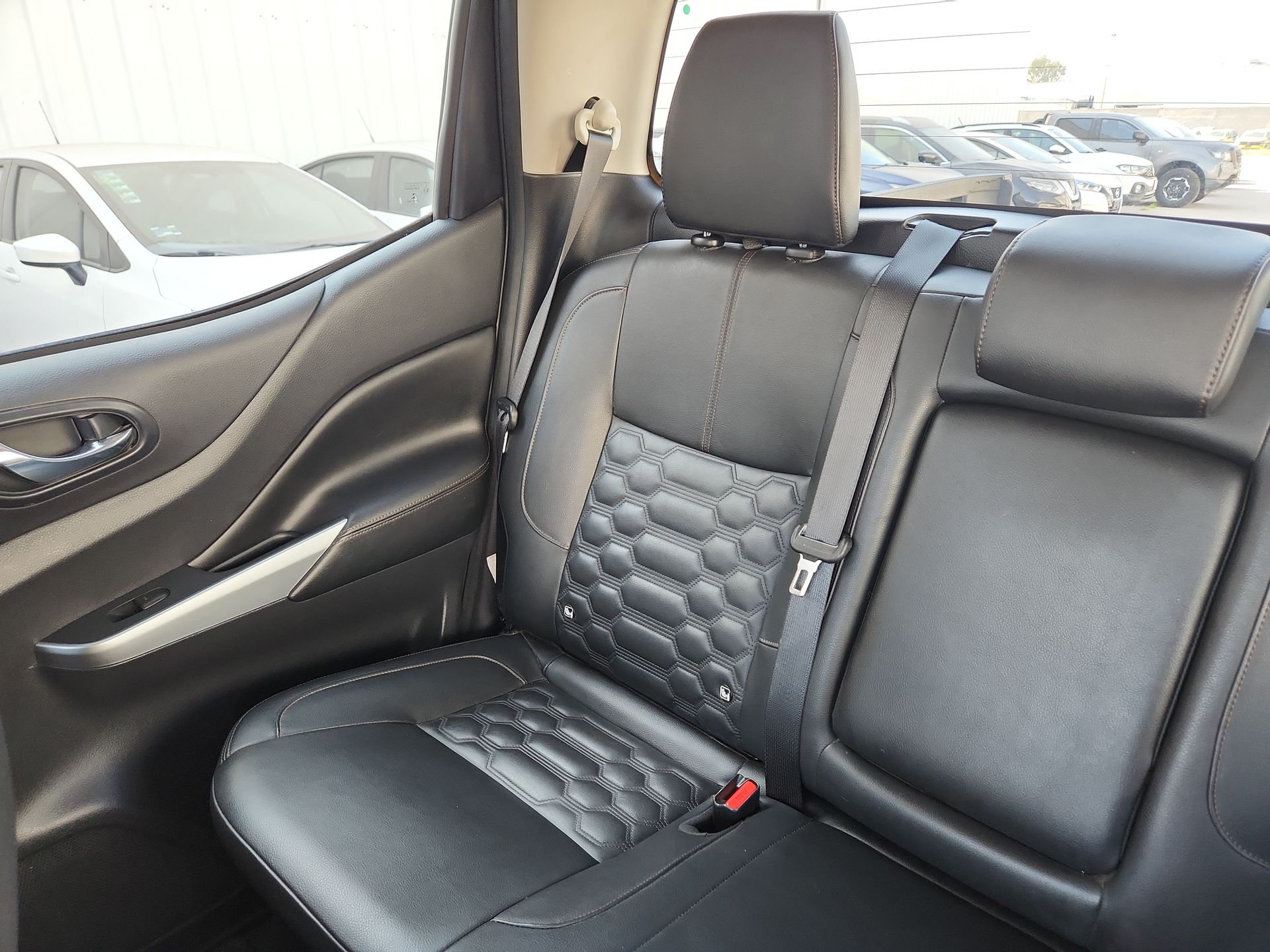 2023 Nissan FRONTIER PLATINUM LE TA 23