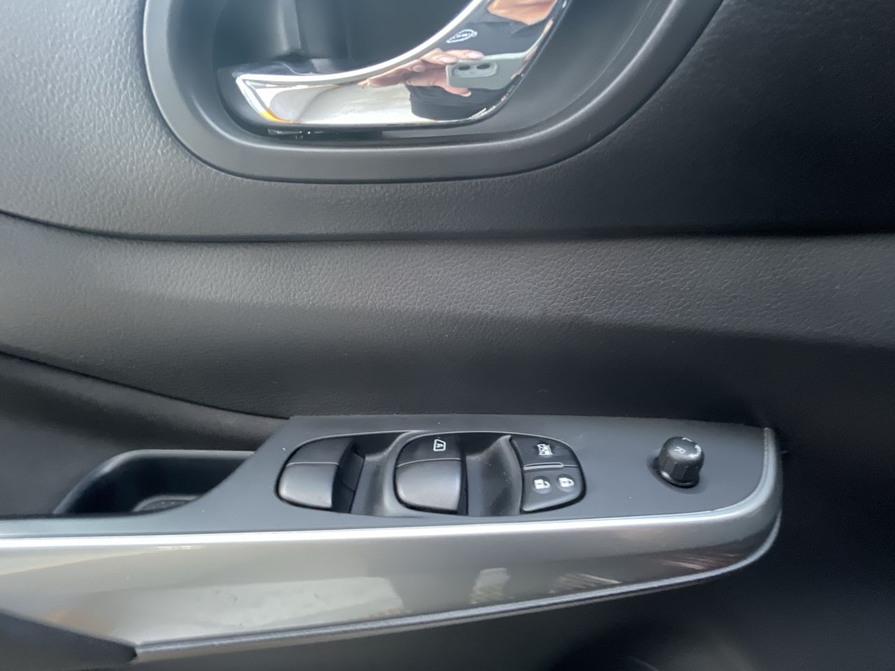 2024 Nissan FRONTIER FRONTIER LE TA 24