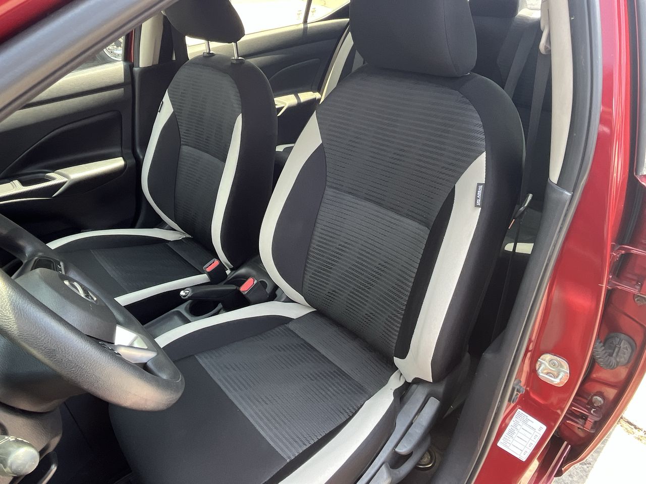 2020 Nissan VERSA ADVANCE MT