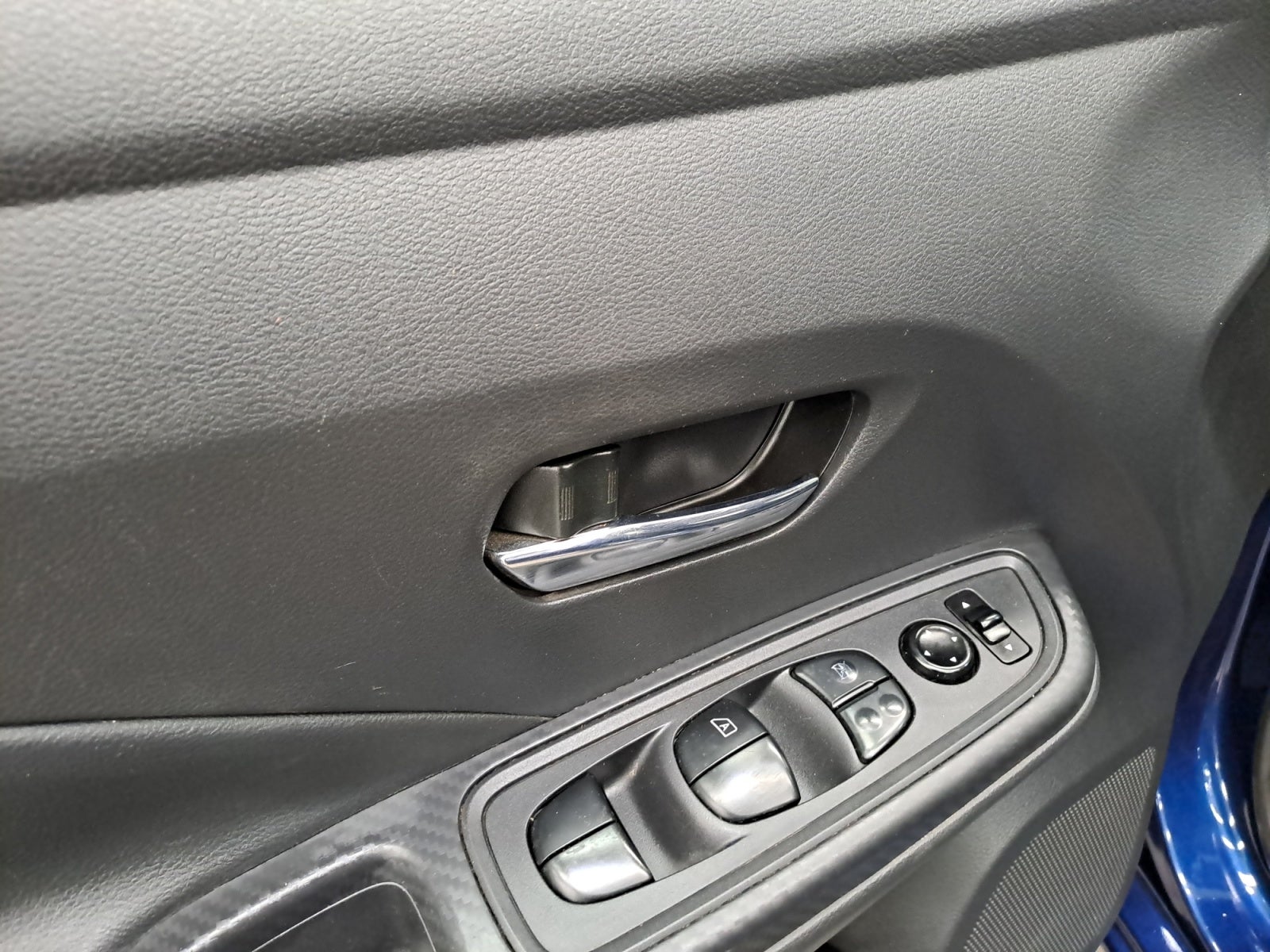 2022 Nissan VERSA SENSE CVT 22