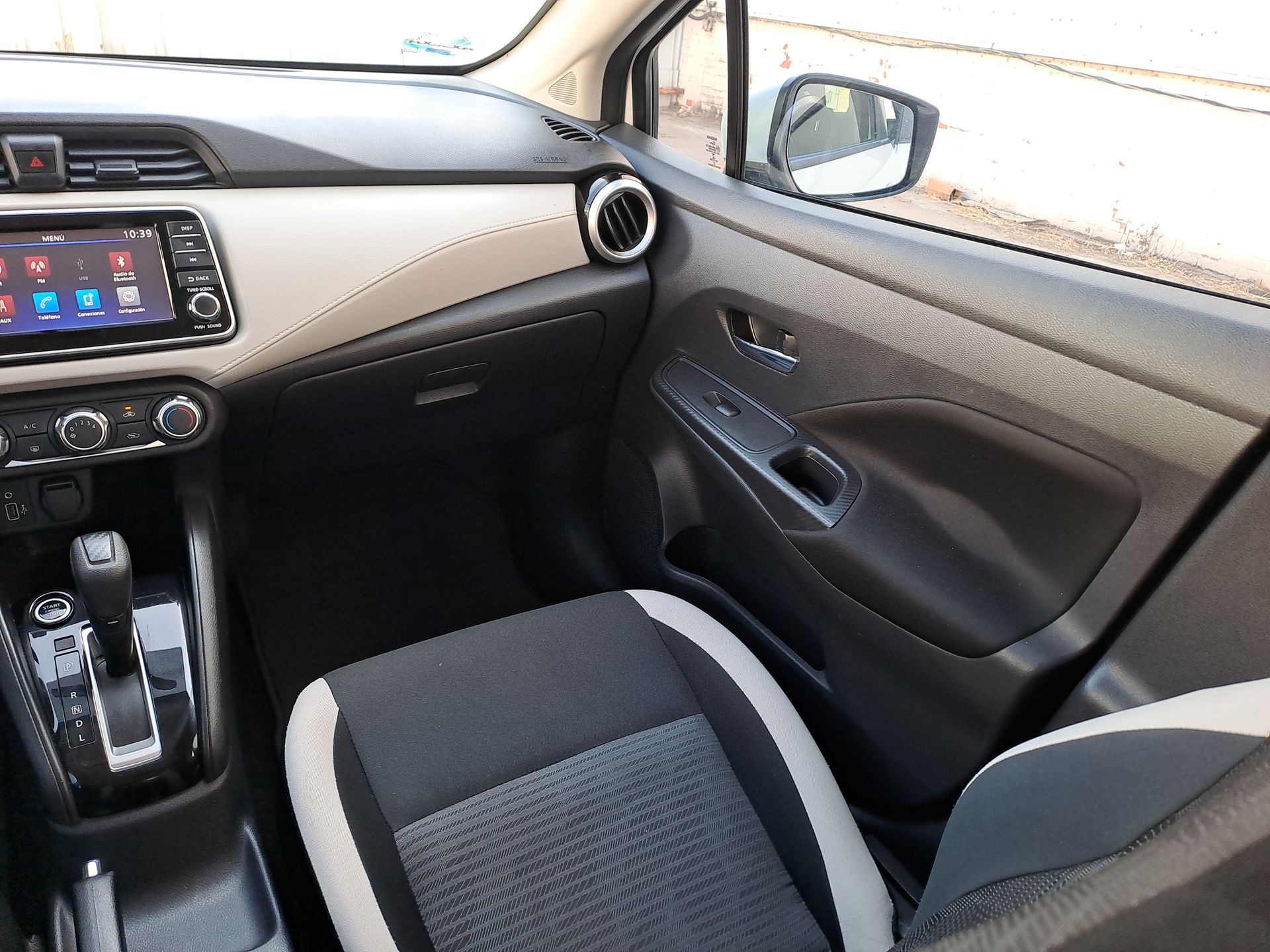 2022 Nissan VERSA ADVANCE CVT 22