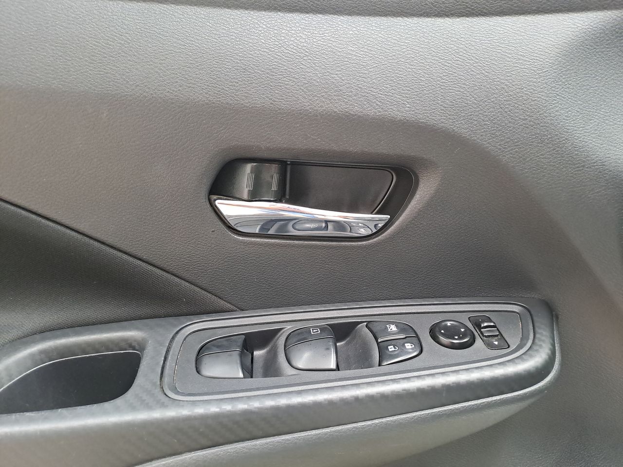 2022 Nissan VERSA ADVANCE CVT 22