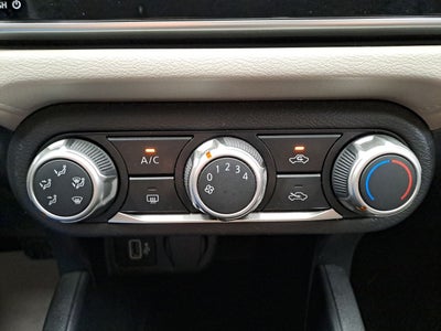 2022 Nissan VERSA ADVANCE CVT 22