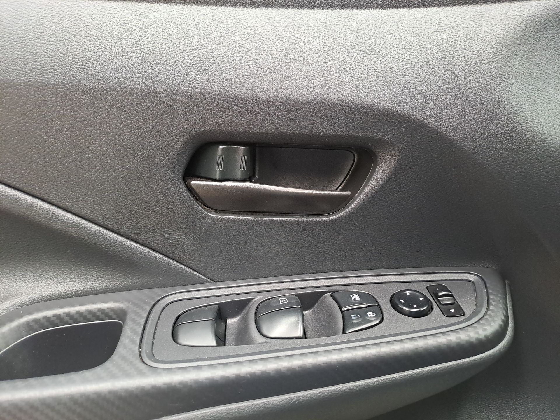 2024 Nissan VERSA SENSE MT 24