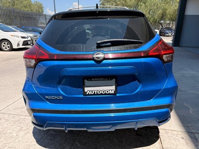 2024 Nissan KICKS KICKS PLATINUM CVT NEGRO BI-TONO