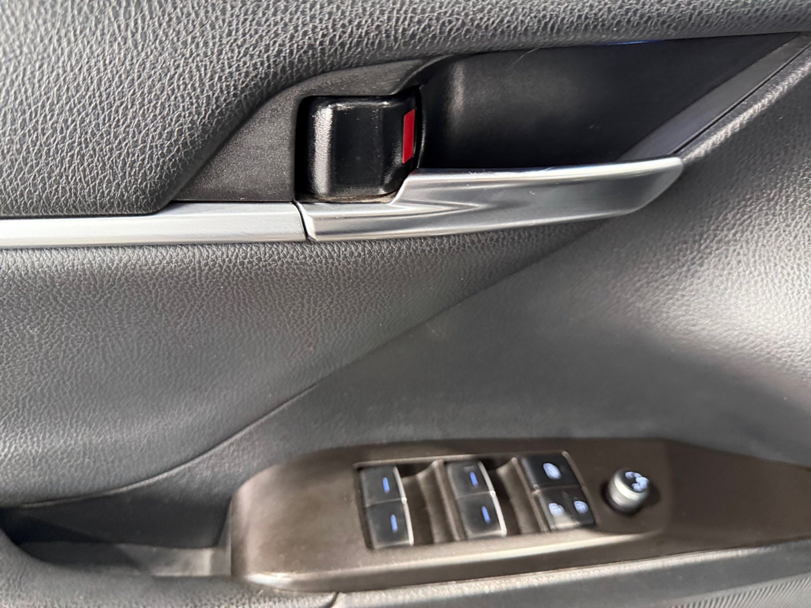 2022 Toyota CAMRY XLE HV
