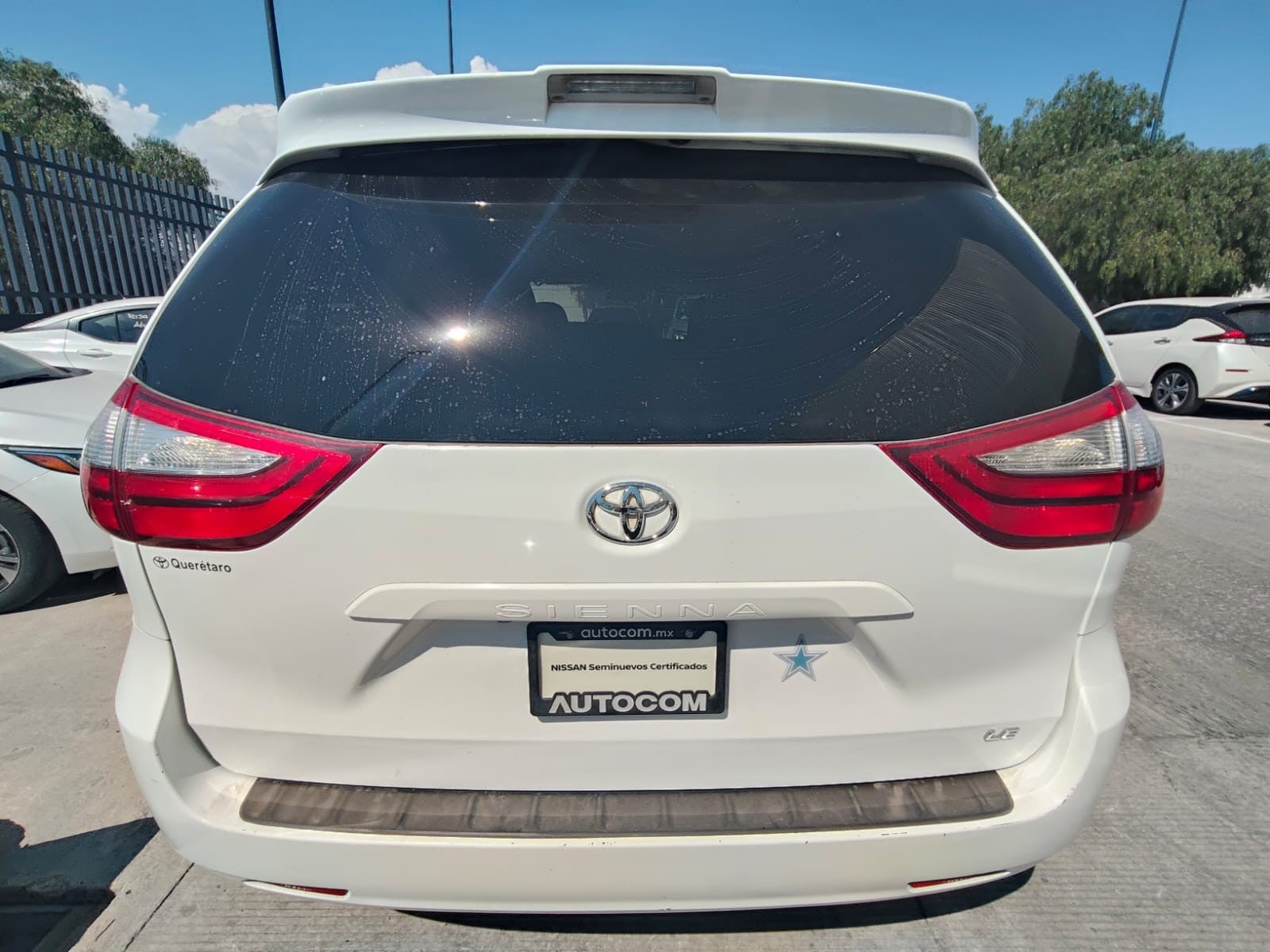 2018 Toyota SIENNA LE