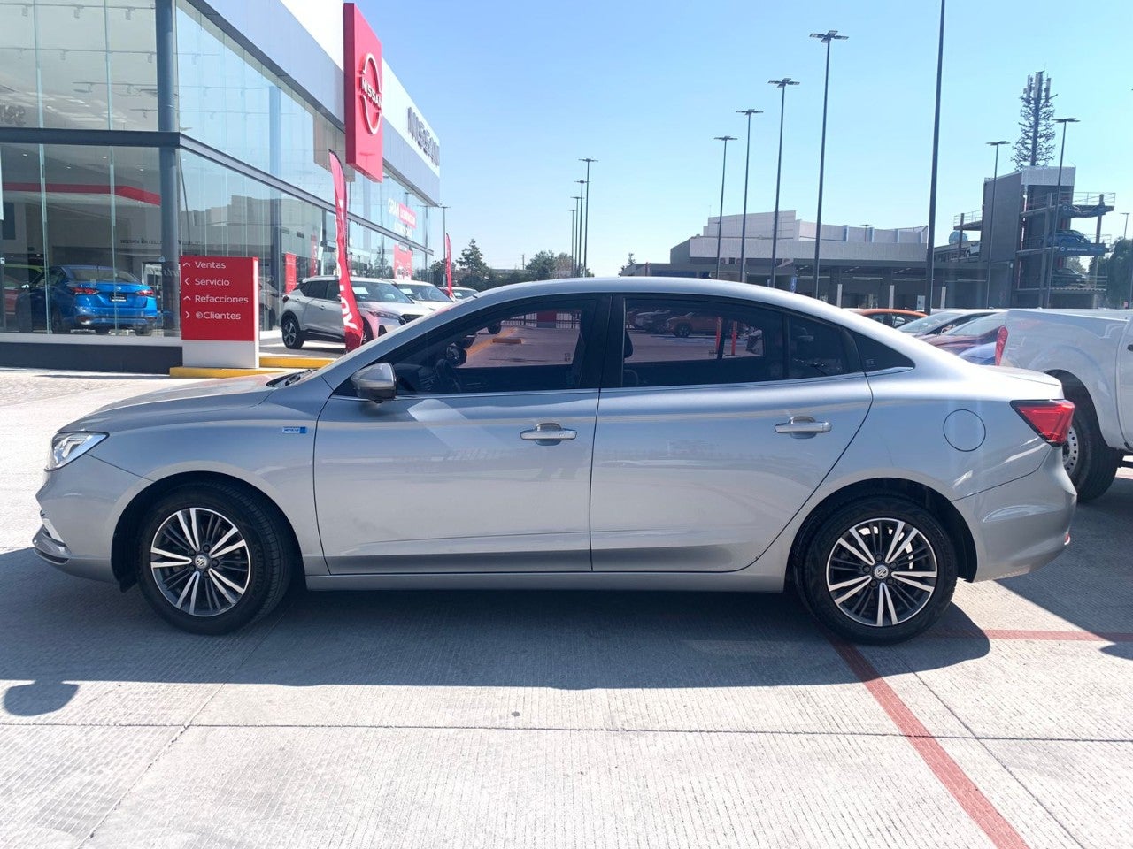 2024 MG MG5 1.5L DEL ELEGANCE MT