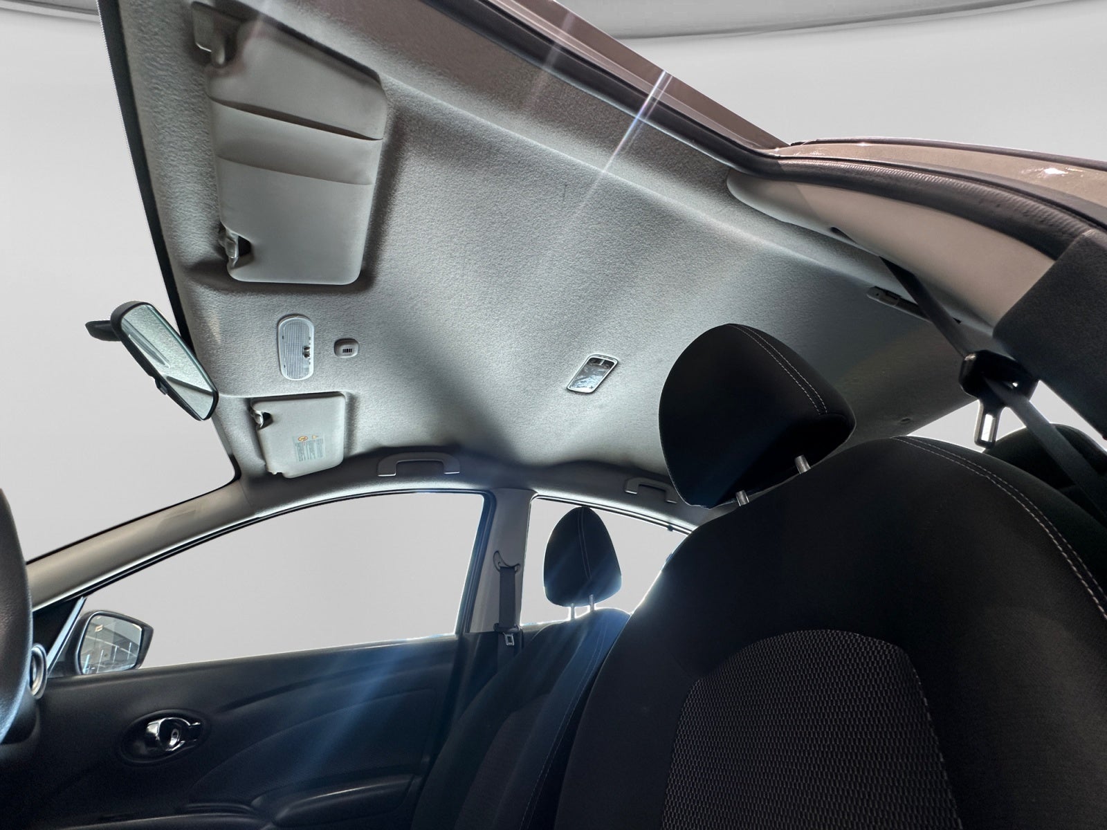 2018 Nissan VERSA ADVANCE MT AC