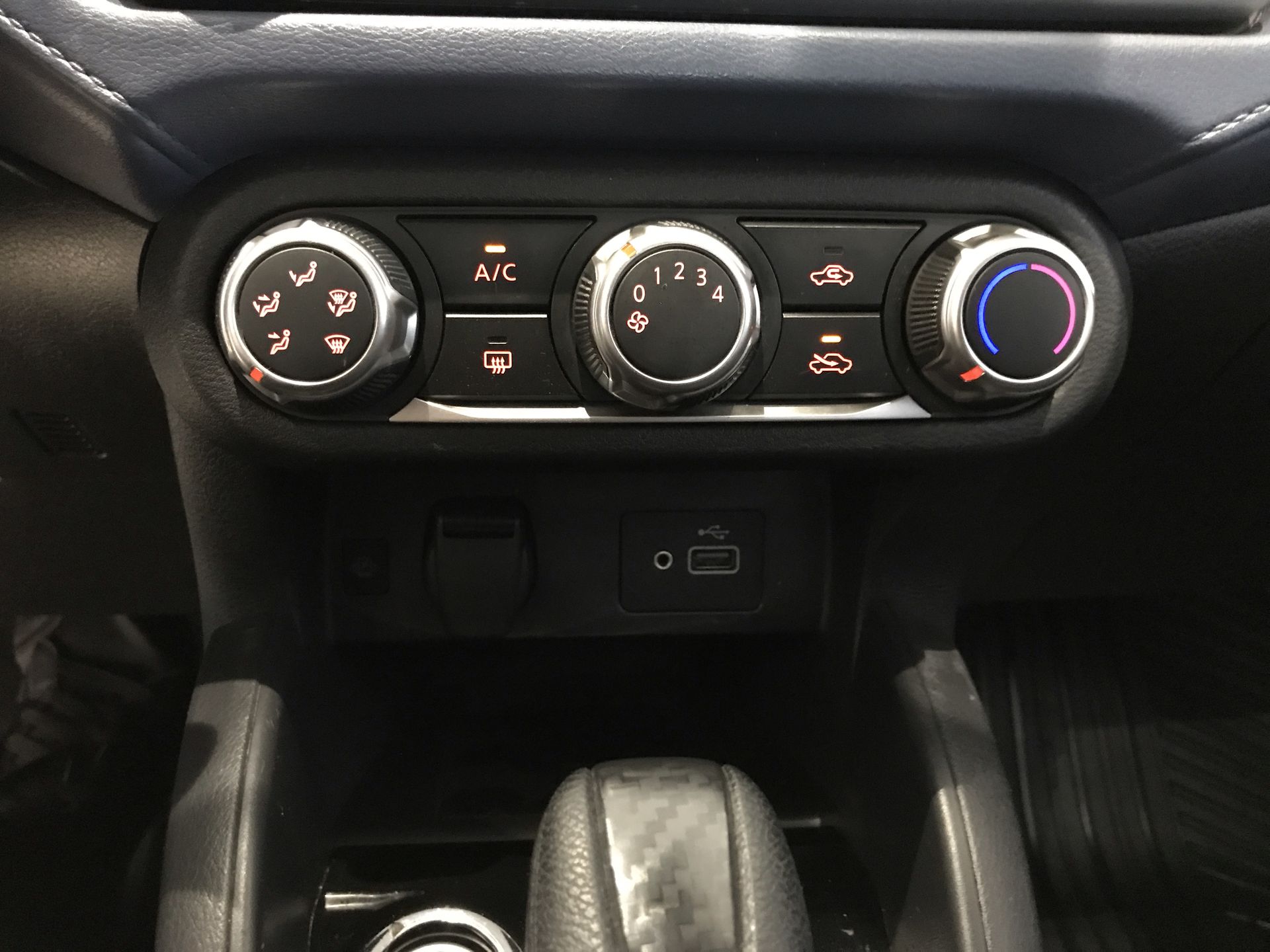 2024 Nissan VERSA ADVANCE CVT 24