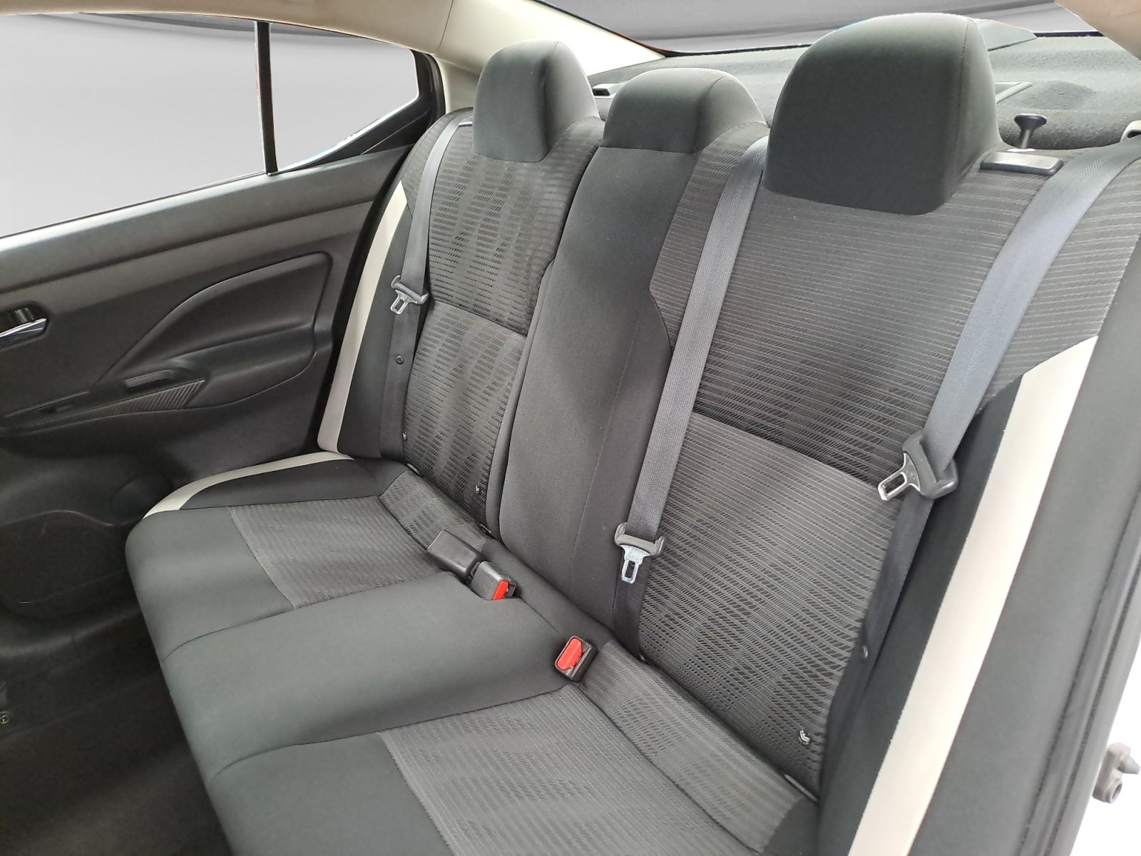 2021 Nissan VERSA ADVANCE MT 21