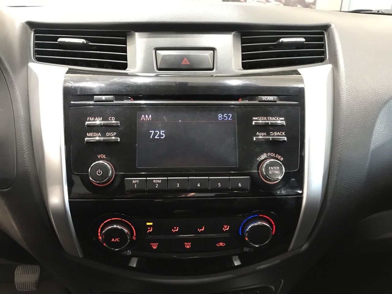 2018 Nissan NP300 FRONTIER LE TM AC