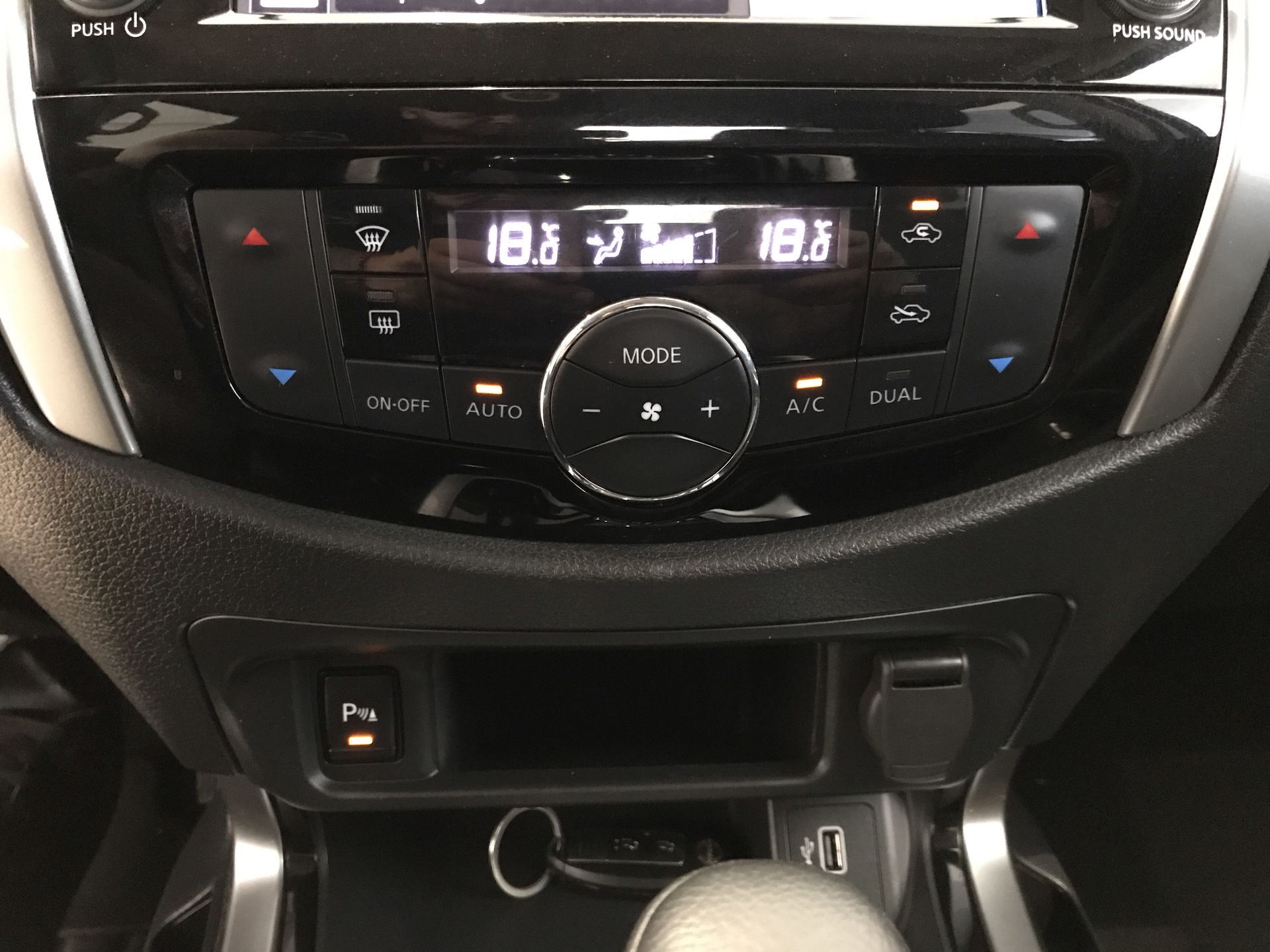 2023 Nissan FRONTIER PLATINUM LE TA 23