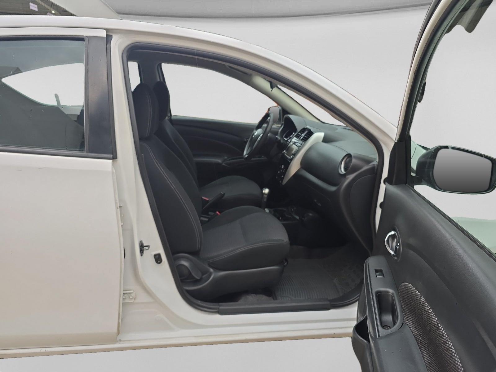 2018 Nissan VERSA ADVANCE AT AC