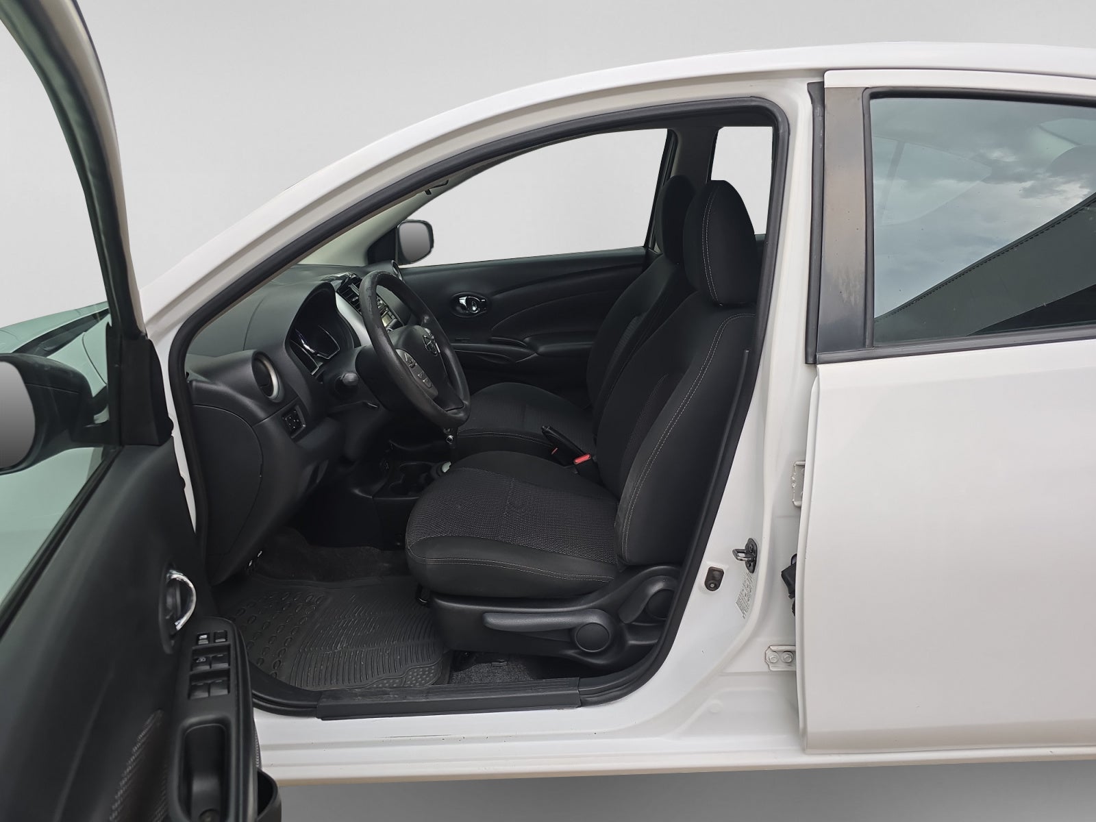 2018 Nissan VERSA ADVANCE AT AC