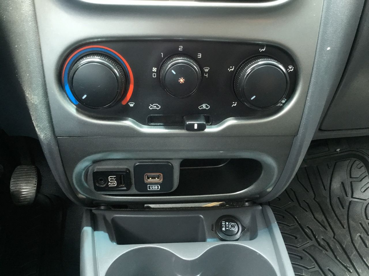 2019 RAM 700 SLT REGULAR CAB