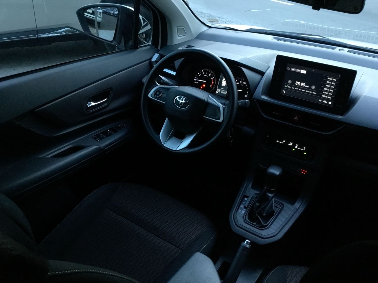 2022 Toyota AVANZA XLE CVT