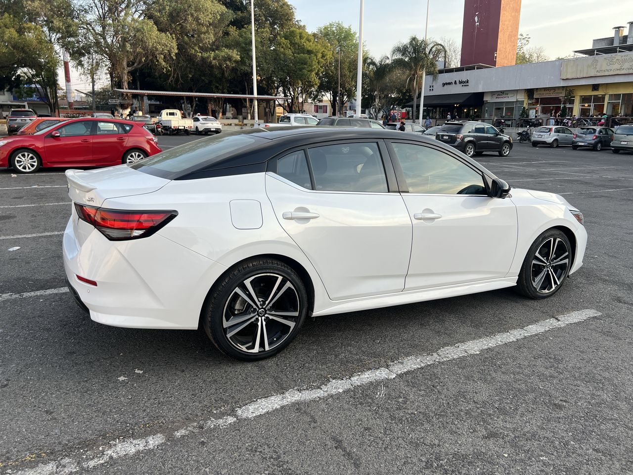 2021 Nissan SENTRA SR BITONO CVT 21