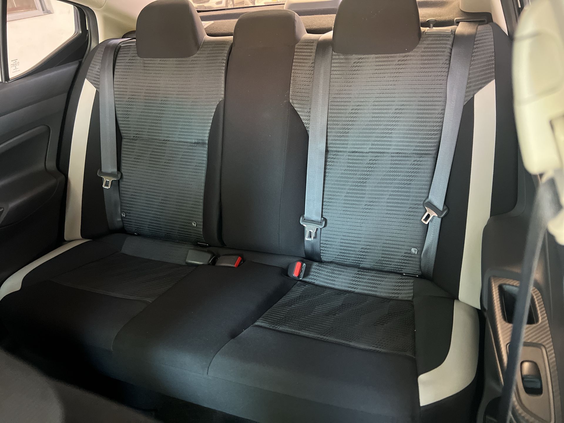 2022 Nissan VERSA ADVANCE CVT 22