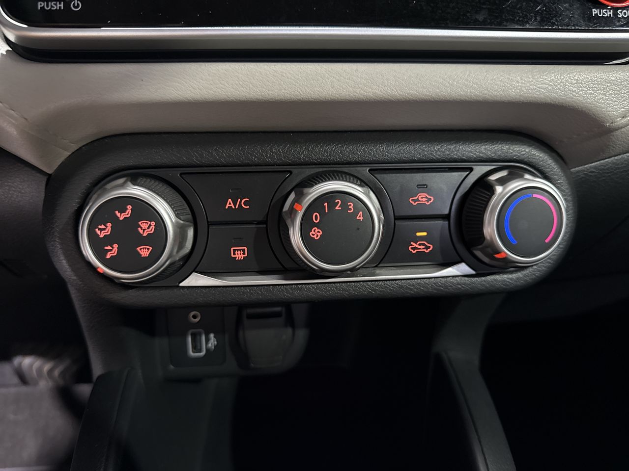 2021 Nissan VERSA ADVANCE CVT 21