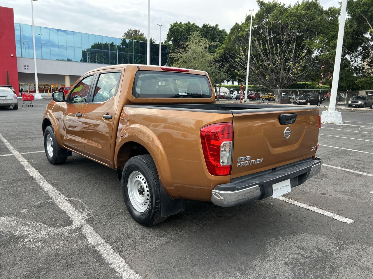 2020 Nissan NP300 FRONTIER XE T/M AC PAQ. SEG.6 VEL