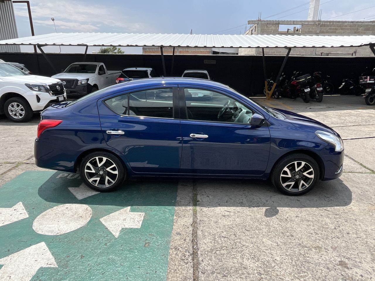 2019 Nissan VERSA ADVANCE MT AC